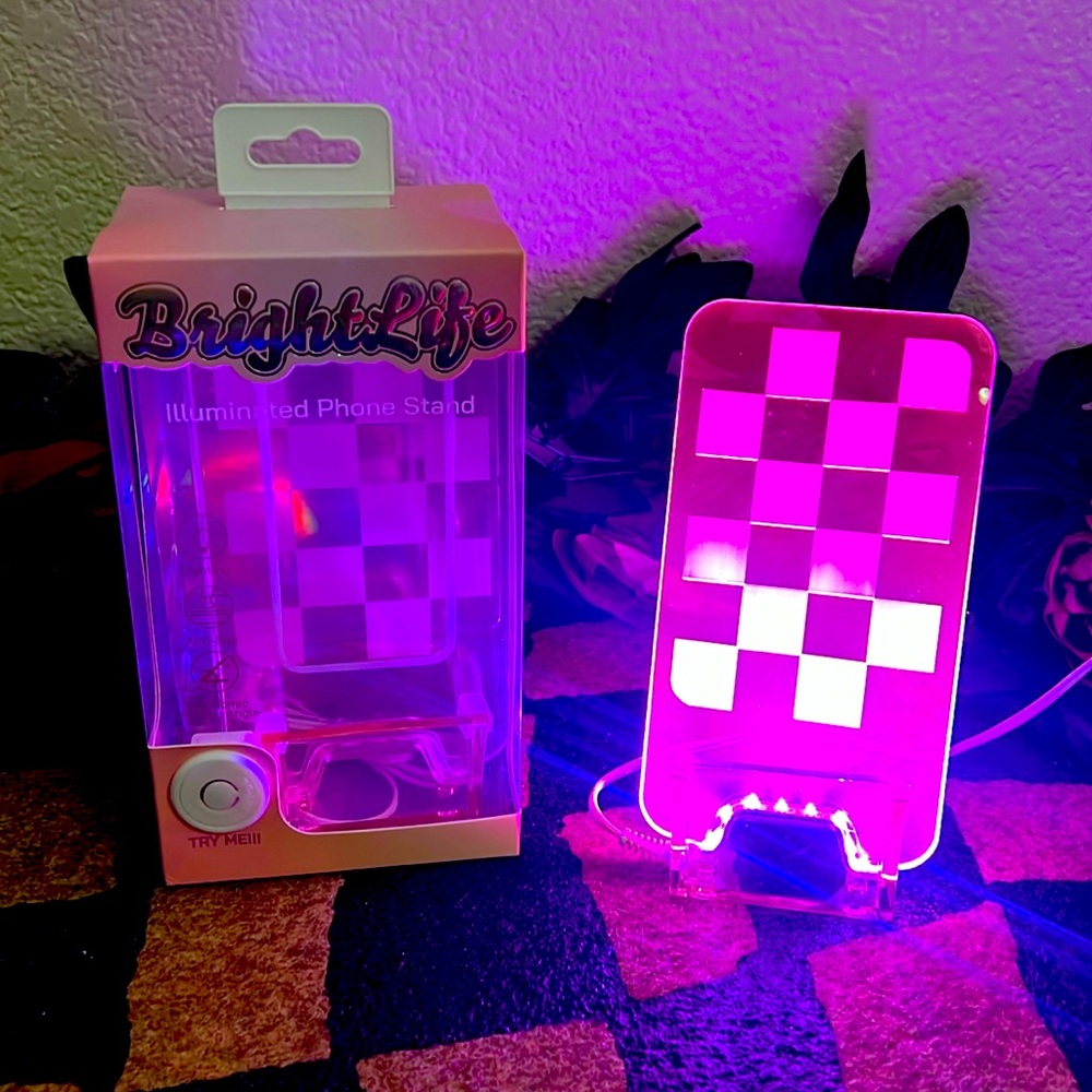 Brightlife Illuminated Checkered Phone Stand